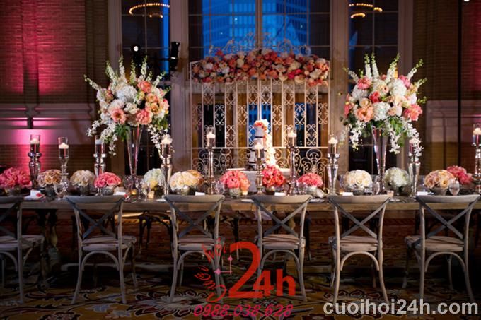 Dịch vụ cưới hỏi 24h trọn vẹn ngày vui chuyên trang trí nhà đám cưới hỏi và nhà hàng tiệc cưới | Trang trí không gian nhà hàng rực rỡ với hoa tươi